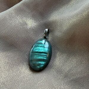Labradorite gemstone pendant